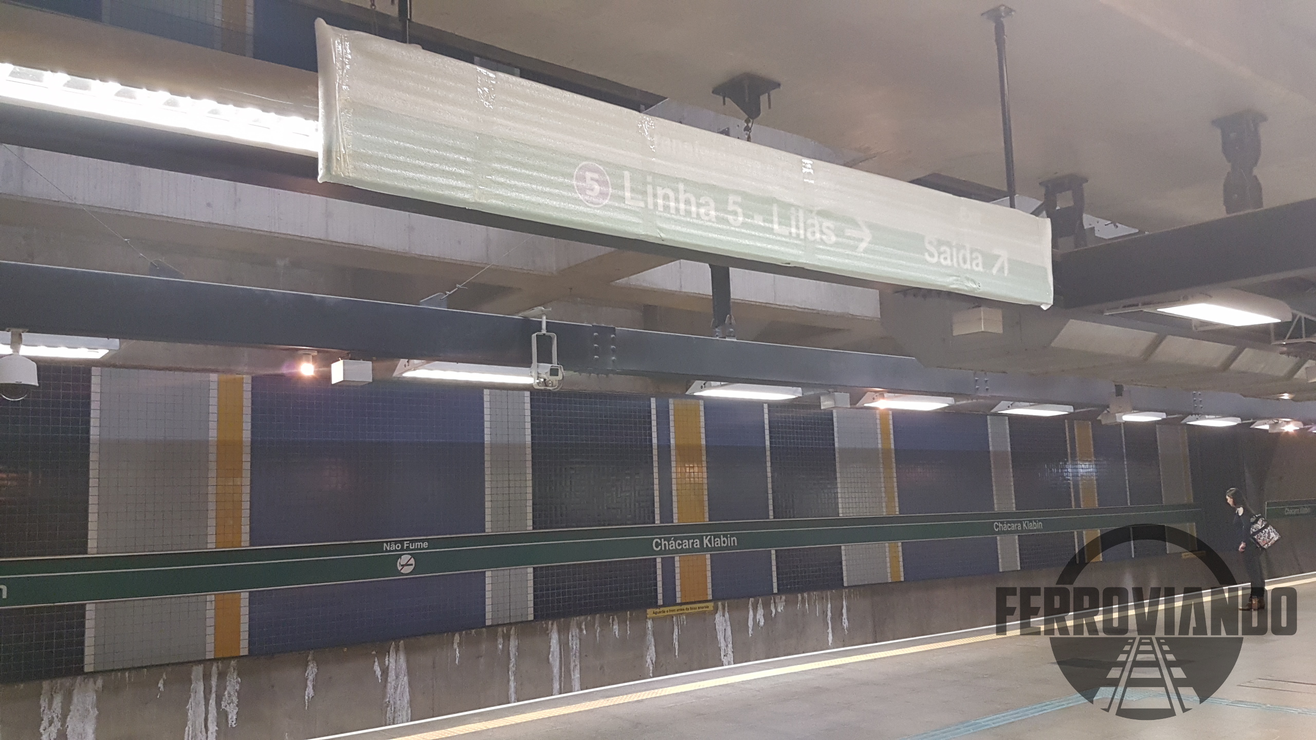Indicação de acesso da Linha 5 Lilás (Fernando Galfo)