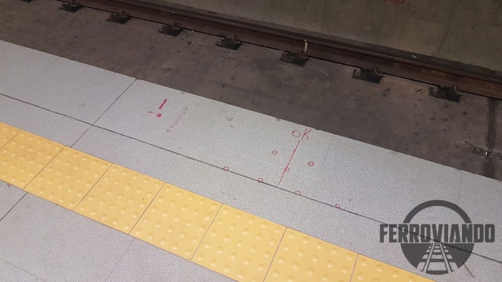 Marcação das portas de plataforma da Estação Borba Gato da Linha 5 Lilás