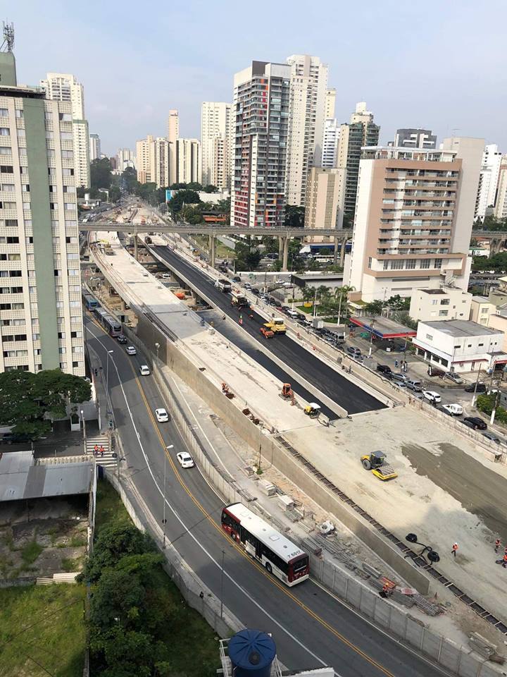 Novo viaduto sob Estação Campo Belo da Linha 5 Lilás (Leandro)